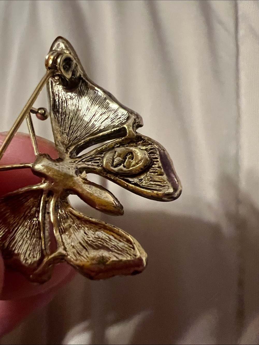 Butterfly Brooch with Pastel Rhinestones - Picture 4 of 4